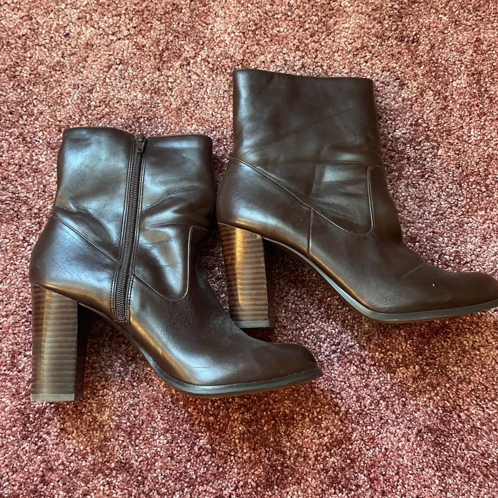 Womens heeled boots